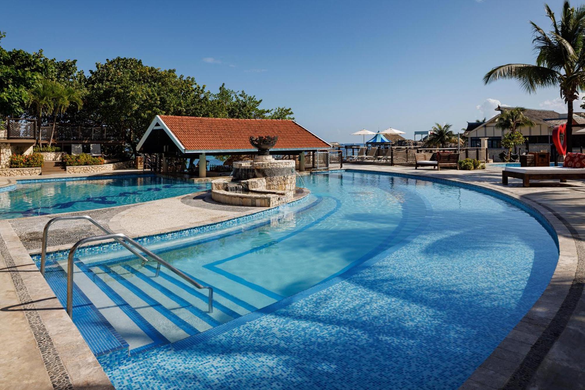Sandals Ochi Beach All Inclusive Resort - Couples Only (Adults Only) Очо Риос Екстериор снимка
