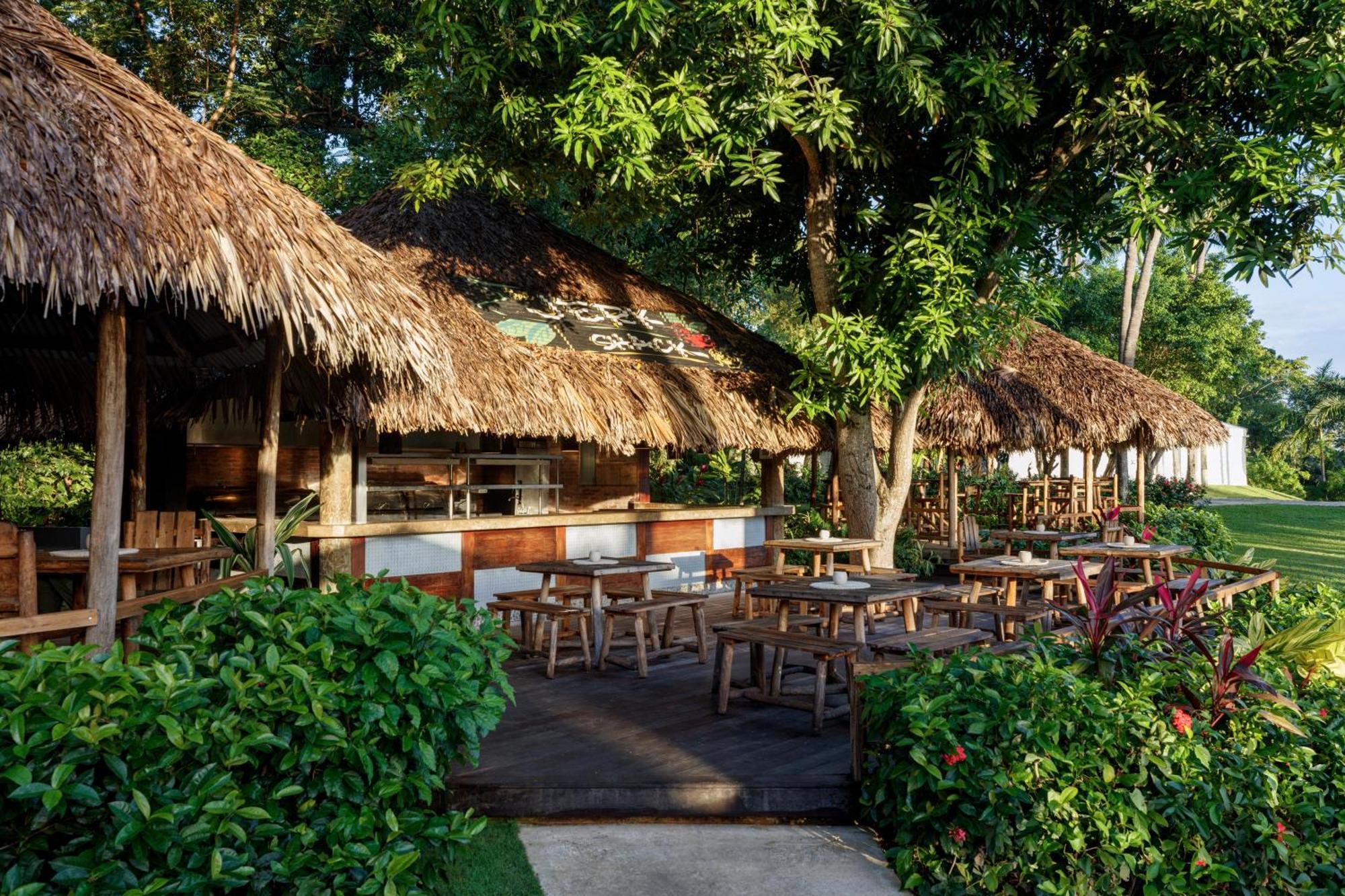 Sandals Ochi Beach All Inclusive Resort - Couples Only (Adults Only) Очо Риос Екстериор снимка